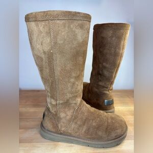 UGG Kenly Zip Sheepskin Chestnut Tall Sz US 6 Winter Boot. Style 1890.